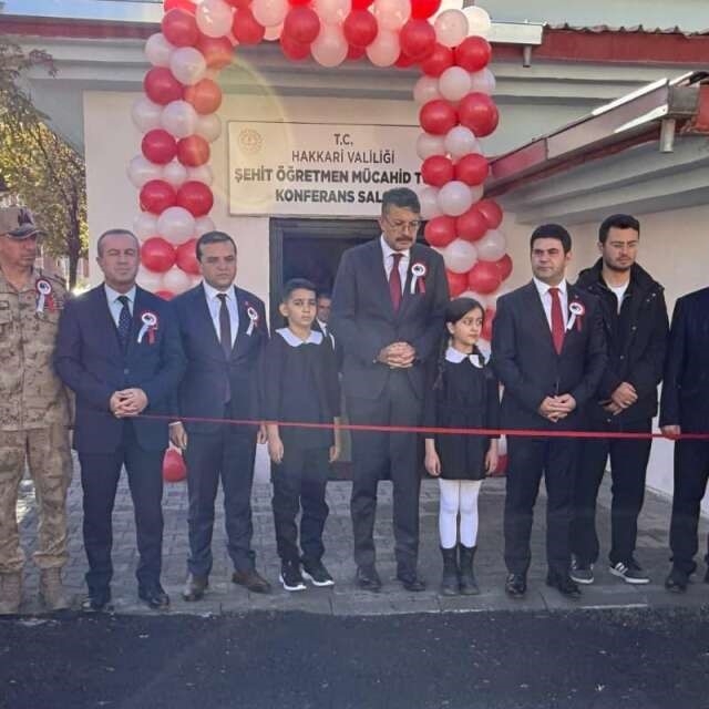 Hakkari'de 300 kişilik modern konferans salonu hizmete açıldı