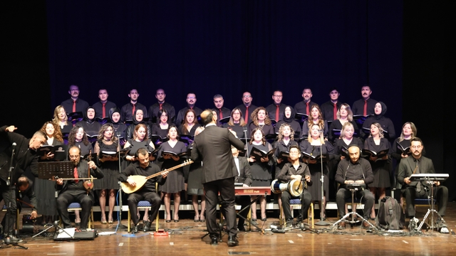 Öğretmenler Günü'nde 'Hizmet Şeref Madalyaları' sahiplerini buldu