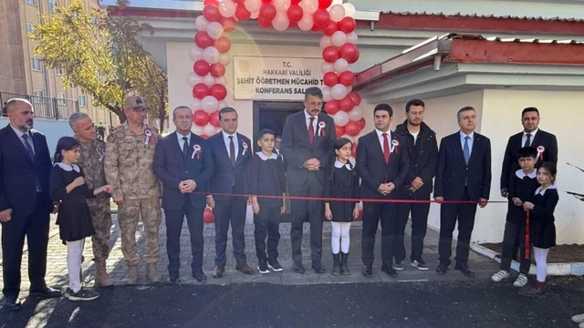 Hakkari'de 300 kişilik modern konferans salonu hizmete açıldı