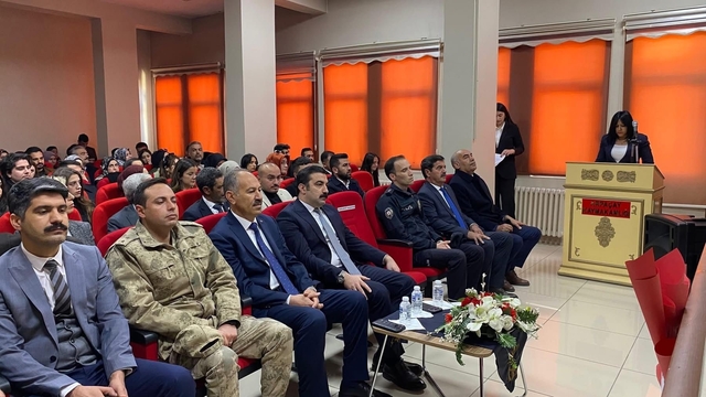 Arpaçay'da 24 Kasım Öğretmenler Günü kutlandı