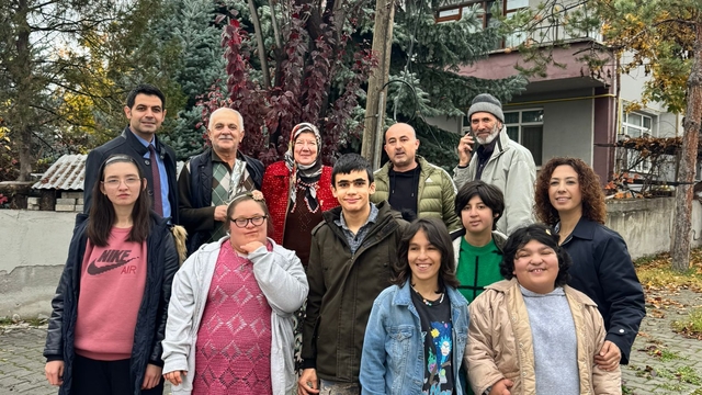 Bolu'da özel gereksinimli öğrencilerden emekli öğretmenlere ziyaret