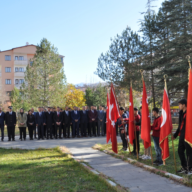 Hizan'da 24 Kasım Öğretmenler Günü kutlandı