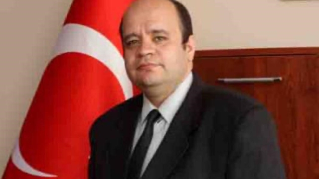 Siirt Üniversitesi'nde öğretim görevlisi evinde ölü bulundu