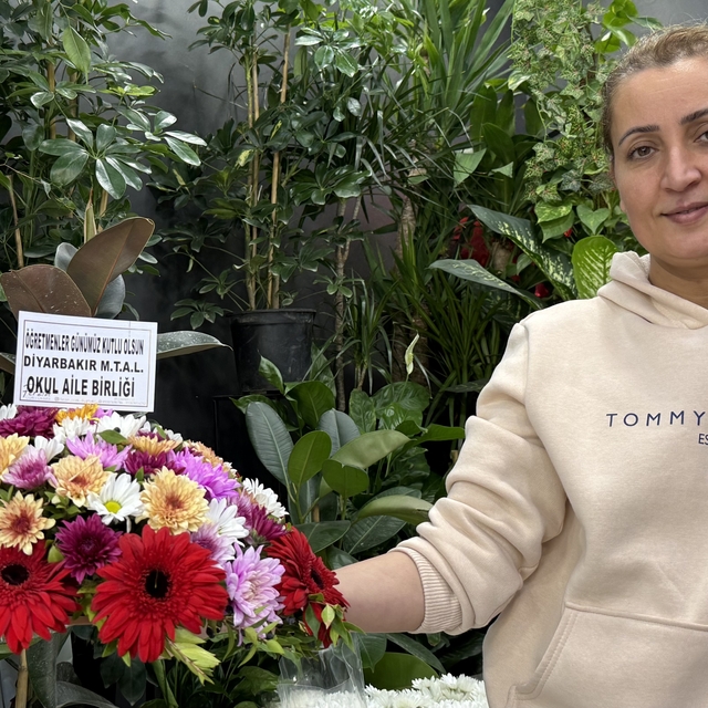 Diyarbakır'da çiçekçilerde Öğretmenler Günü yoğunluğu
