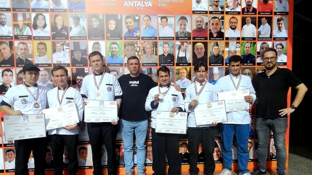 ÇOMÜ gastronomi öğrencileri GastroAntalya 2025'te altın madalya kazandı