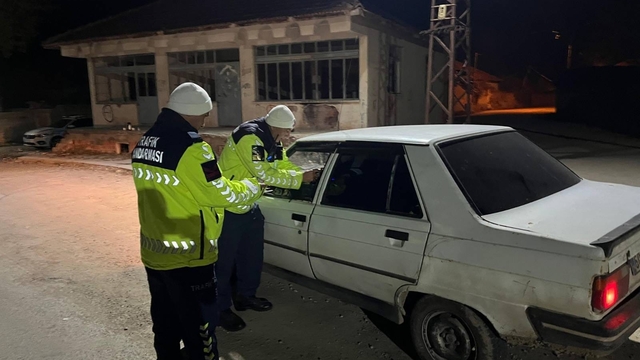 Trafik denetiminde kurallara uymayan sürücülere ceza yağdı