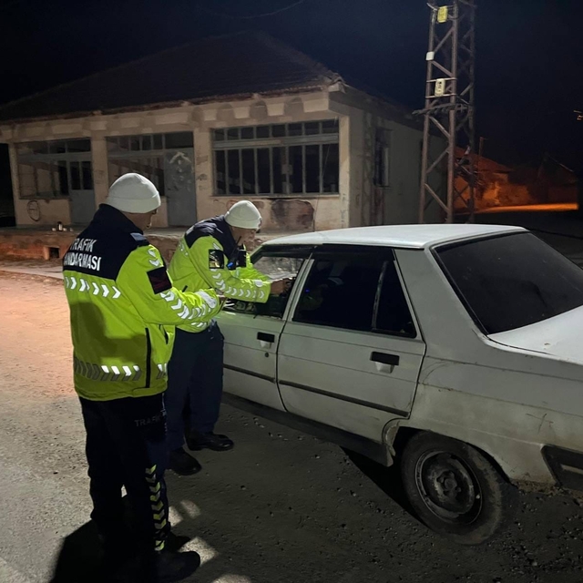 Trafik denetiminde kurallara uymayan sürücülere ceza yağdı