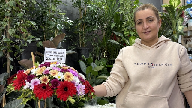 Diyarbakır'da çiçekçilerde Öğretmenler Günü yoğunluğu