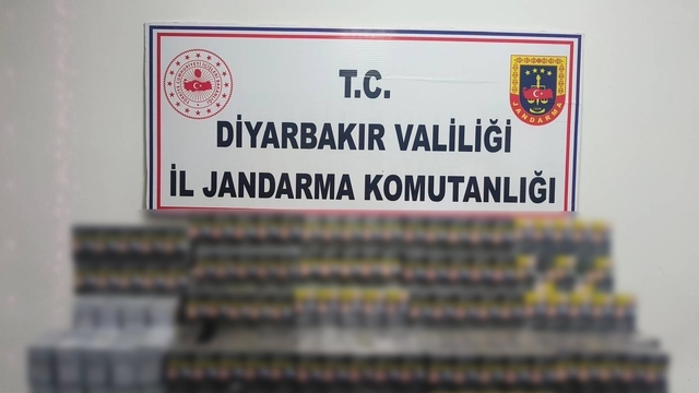 Diyarbakır'da kaçakçılık operasyonları: 10 bin dolu makaron, 3 bin paket sigara ele geçirildi