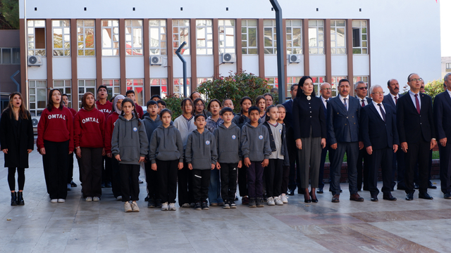 Aydın'da 24 Kasım Öğretmenler Günü kutlandı