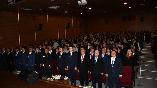 Vezirköprü'de 24 Kasım Öğretmenler Günü kutlandı