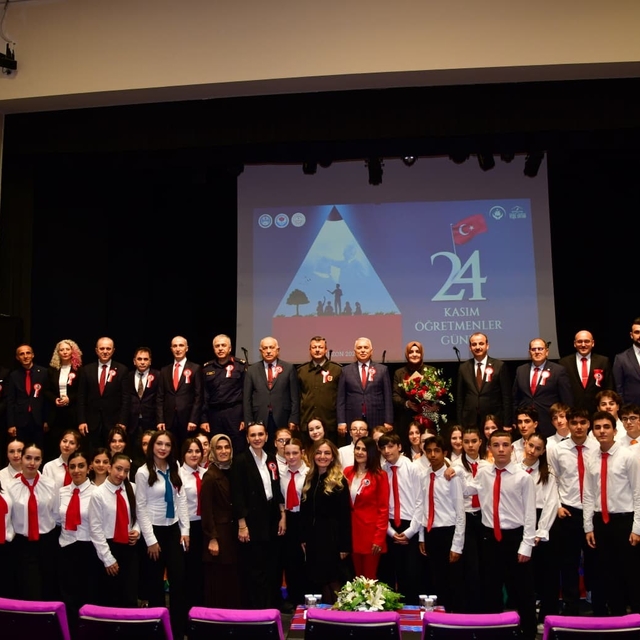 Trabzon'da 24 Kasım Öğretmenler Günü kutlamaları