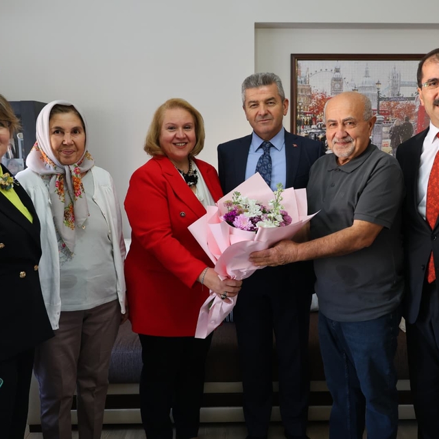 Artvin Valisi Ergün'den 24 Kasım Öğretmenler Günü ziyareti