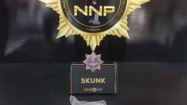 Niğde'de uyuşturucu operasyonlarında yakalanan 5 zanlıdan 2'si tutuklandı