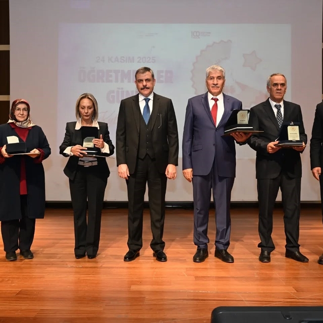 Erzurum'da 24 Kasım Öğretmenler Günü kutlaması