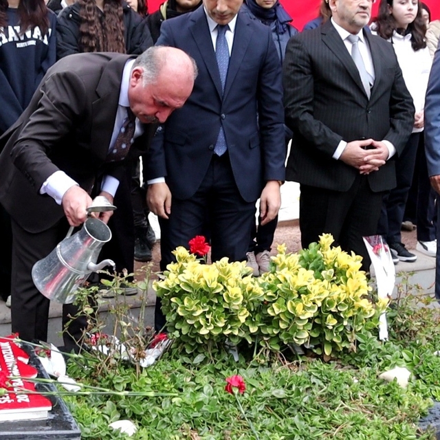 Şehit Öğretmen Aybüke Yalçın kabri başında dualarla anıldı