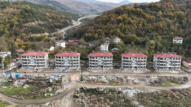 Tır Köyü'ndeki TOKİ Afet Konutlarında Sona Gelindi