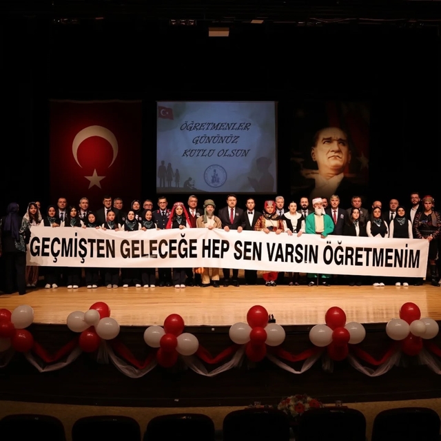 Kütahya'da Öğretmenler Günü coşkuyla kutlandı