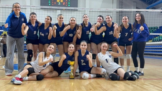 Kütahya Belediyespor Genç Kız Voleybol Takımı şampiyon oldu