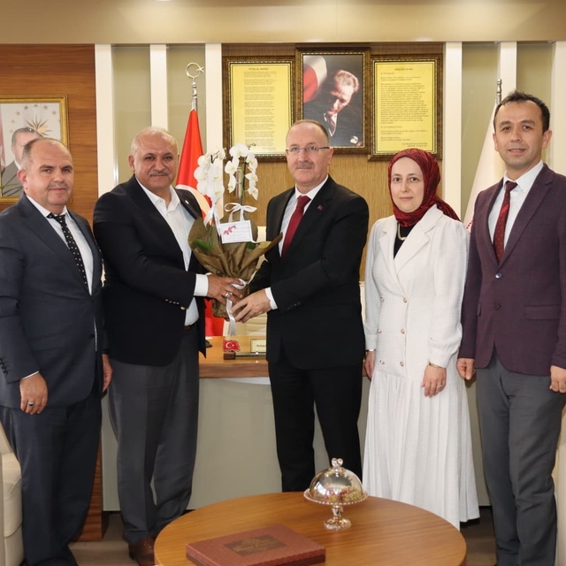 Eğitim Bir Sen'den Milli Eğitim Müdürü'ne 24 Kasım jesti