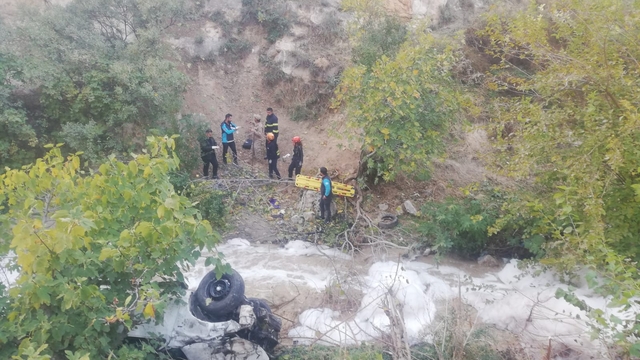 Sürücünün öldüğü kazada yaralandı, 1 gün sonra aradığı ekipler kurtardı