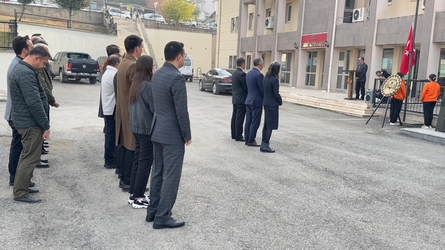 Adana, Mersin ve Osmaniye ilçelerinde de Öğretmenler Günü kutlandı