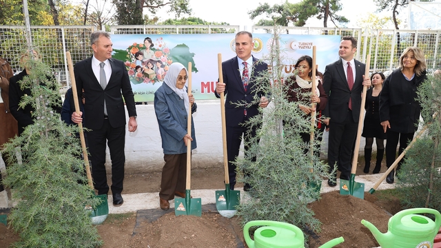 Muğla'da 16 bin 453 öğretmen için 16 Bin 453 fidan toprakla buluşuyor