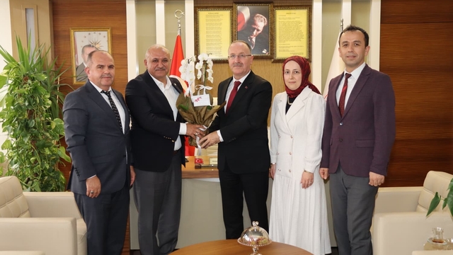 Eğitim Bir Sen'den Milli Eğitim Müdürü'ne 24 Kasım jesti