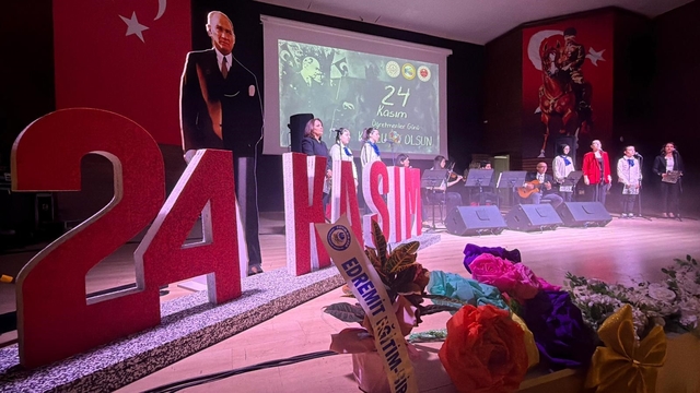 Öğretmenler günü Edremit'te kutlandı