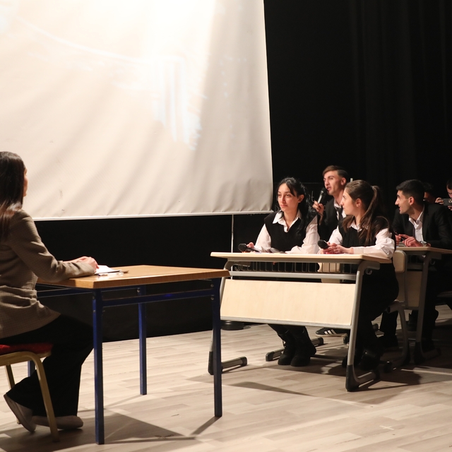 Ağrı'da 24 Kasım Öğretmenler Günü törenle kutlandı