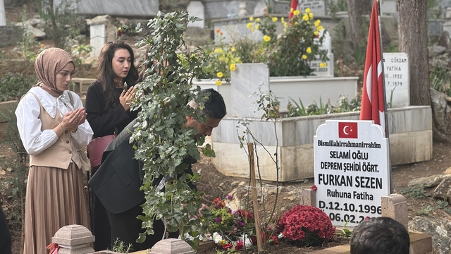 Feke ilçesinde öğretmenlerin mezarları ziyaret edildi