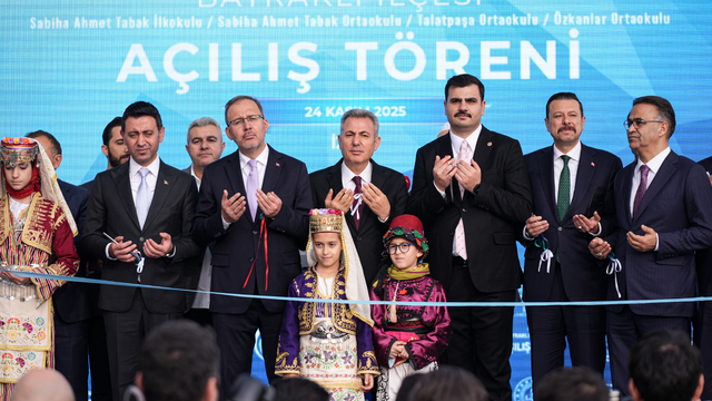 AK Parti Genel Sekreteri İnan İzmir'de deprem sonrası yenilenen okulların açılış töreninde konuştu: