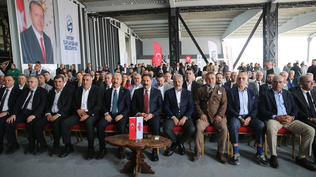Hatay'da imalatçıların ürünlerini tanıttığı 4. Mobilya Fuarı açıldı