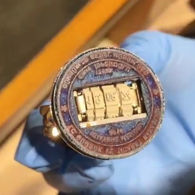 Mersin'de gümrükçülere rüşvet operasyonu: 10 tutuklama
Yapılan aramalarda g...