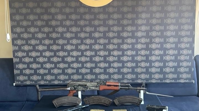 Ağrı'da KOM Şube'den nokta operasyon: Uzun namlulu silahlar ele geçirildi