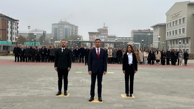 Muş'ta 24 Kasım Öğretmenler Günü kutlandı