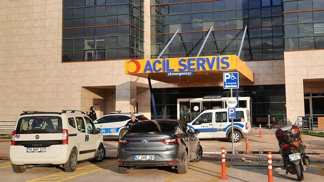 Kocaeli'de polislere bıçakla saldırmaya çalışan şüpheli etkisiz hale getirildi