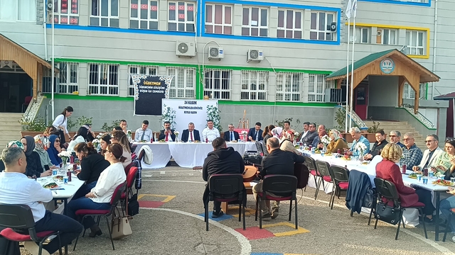 Kozan ilçesinde Öğretmenler Günü mangal etkinliğiyle kutlandı