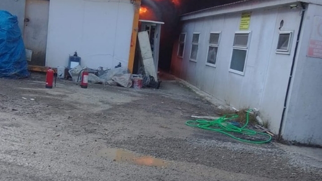 Rize'de şantiyede yangın