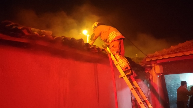 Manisa'da müstakil evde yangın