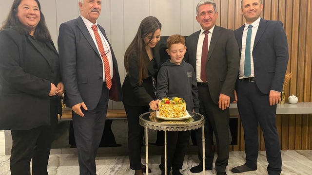 Menteşe'de öğretmenlere 'çifte kutlama' sürprizi