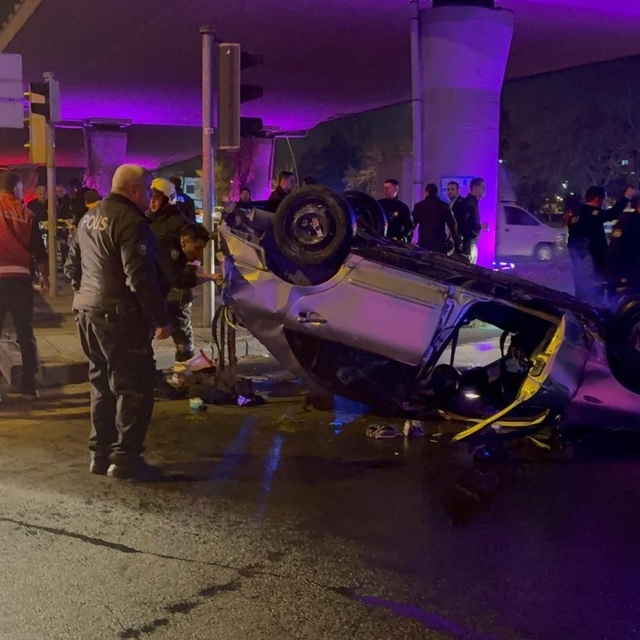 'Dur' ihtarına uymayarak kaçan otomobil takla attı: 2 yaralı