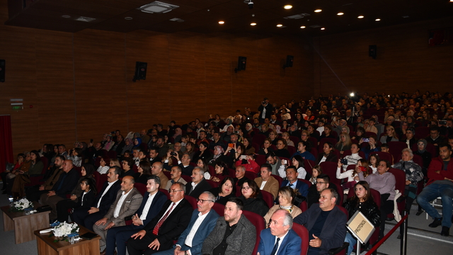 Vezirköprü maarif korosu konser verdi