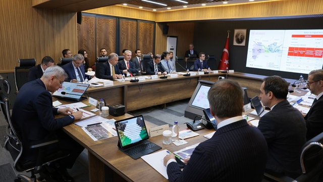 Erzincan'da sağlık yöneticileri toplantısı: "Sağlıklı Türkiye Yüzyılı Vizyonu masaya yatırıldı"