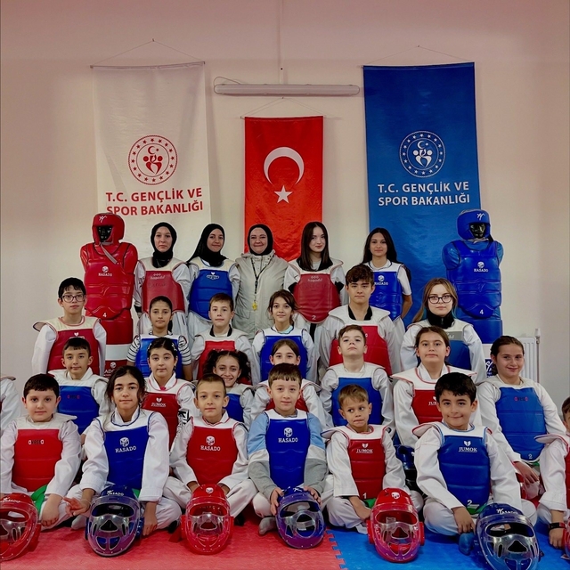 Bilecik'te güreş ve wushu eğitimi sürüyor
