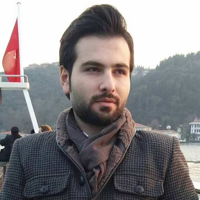 Sakarya'da hafif ticari araçlar çarpıştı: 1 ölü, 2 yaralı