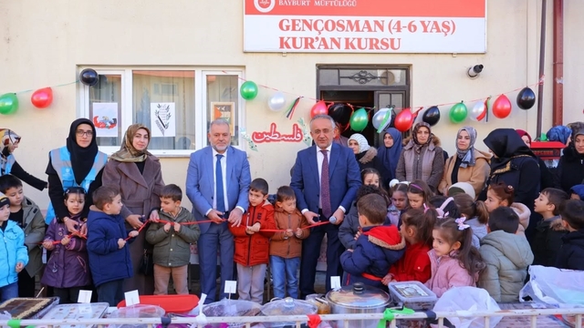 Bayburt'ta Filistin'e destek amaçlı hayır çarşısı düzenlendi