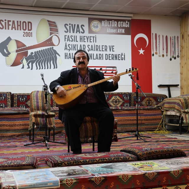 Yapay zeka Sivas türkülerine de el attı, aşıklar ikiye bölündü