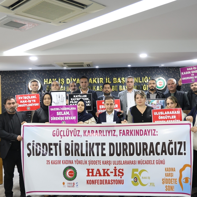Aküzüm: ''HAK-İŞ, 50 yıllık onurlu mücadelesinin birikimiyle bugün de kadın...