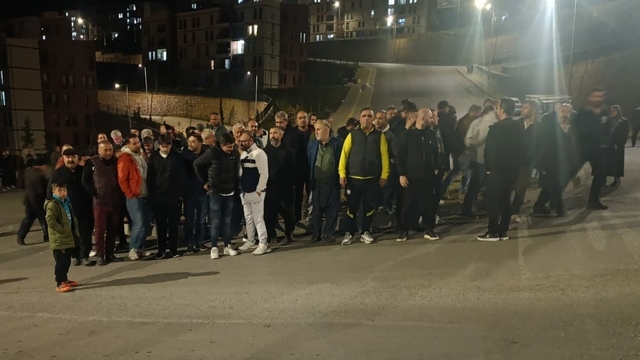 Vatandaşlar deprem konutları çevresinde güvenlik tedbirlerinin artırılmasını istedi